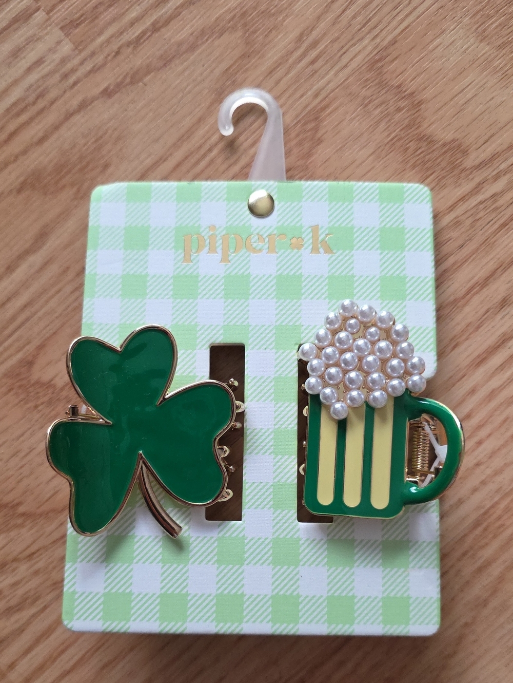 Piper•k Green Shamrock & Pearl Beer Mug Hair Clips